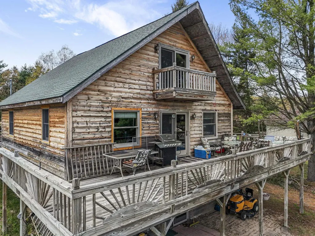 762 Hillcrest Drive Colfax Township MI 49618