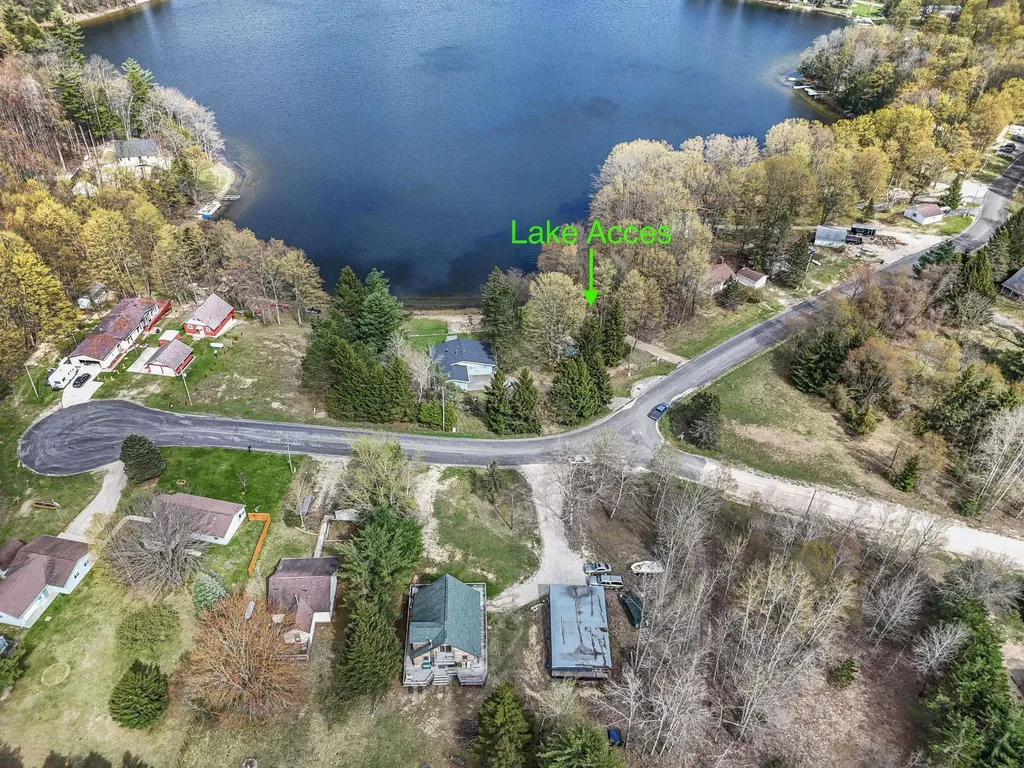 762 Hillcrest Drive Colfax Township MI 49618