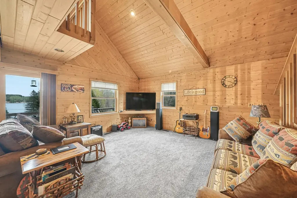 762 Hillcrest Drive Colfax Township MI 49618
