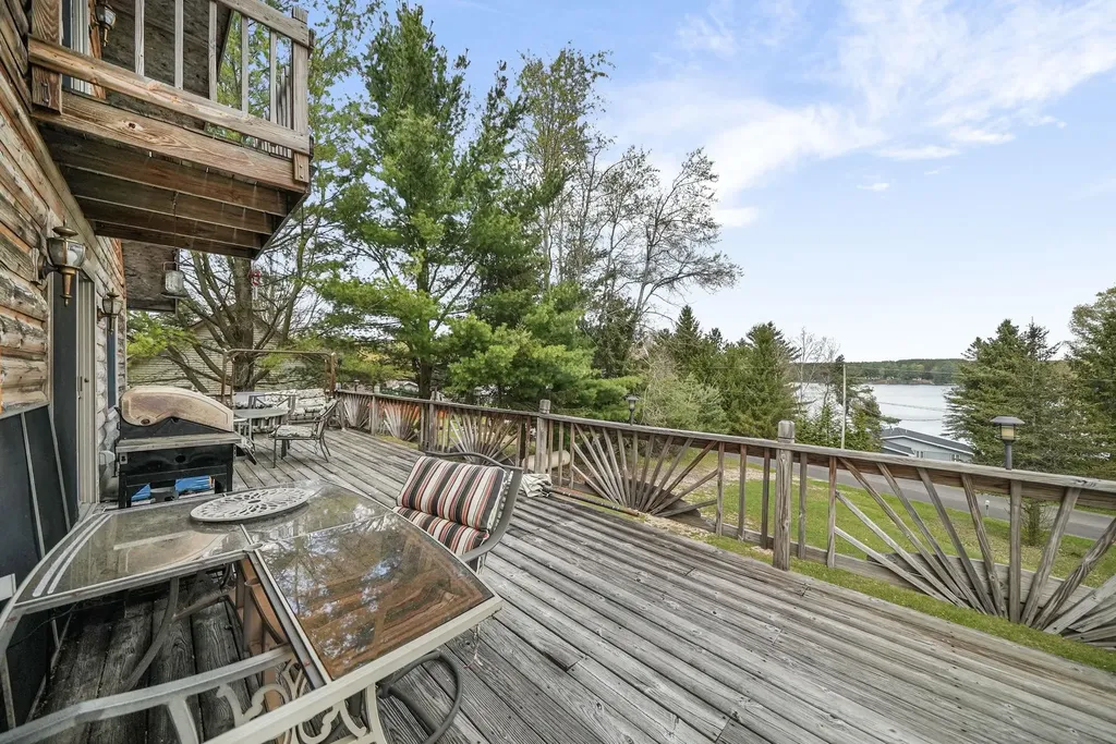 762 Hillcrest Drive Colfax Township MI 49618