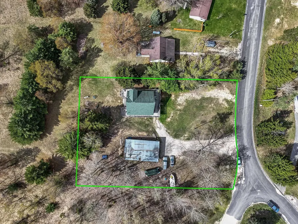 762 Hillcrest Drive Colfax Township MI 49618