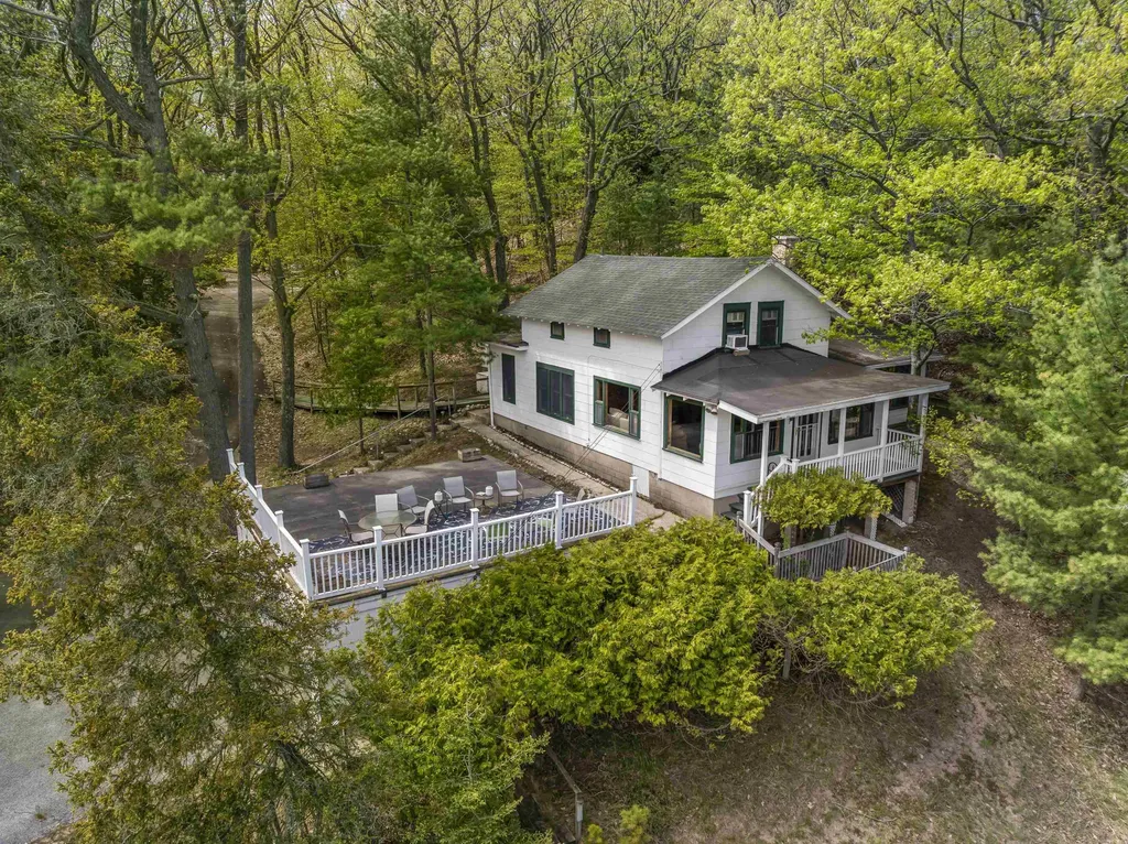 8368 Portage Point Drive Onekama Township MI 49675
