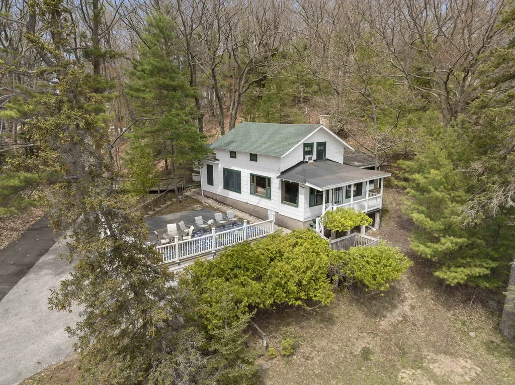 8368 Portage Point Drive Onekama Township MI 49675