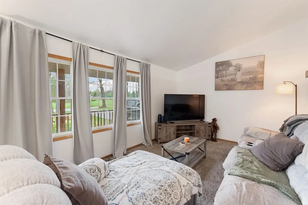9814 Bobbys Trail Long Lake Township MI 49684