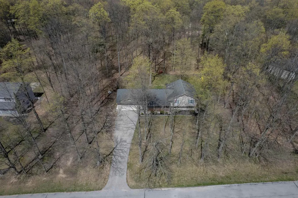 9814 Bobbys Trail Long Lake Township MI 49684