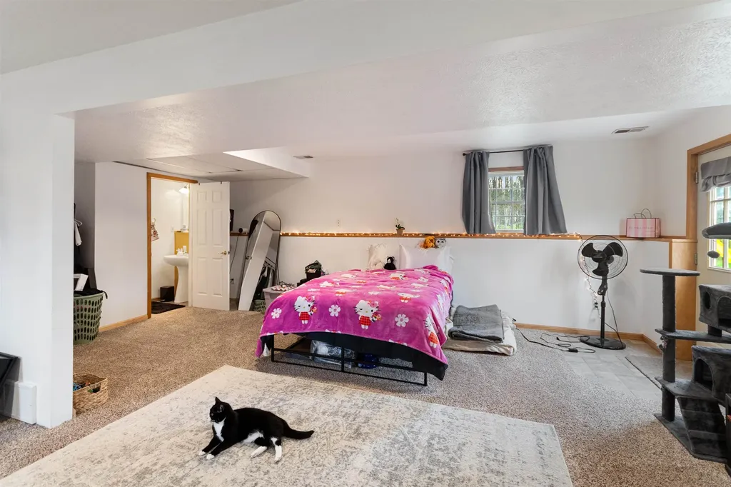 9814 Bobbys Trail Long Lake Township MI 49684