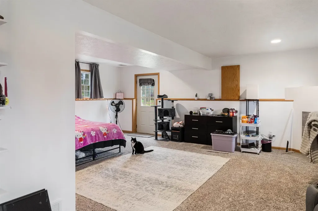 9814 Bobbys Trail Long Lake Township MI 49684