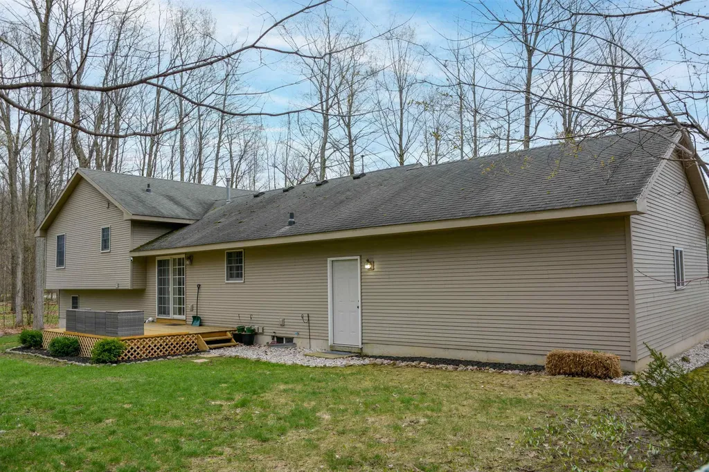 9814 Bobbys Trail Long Lake Township MI 49684