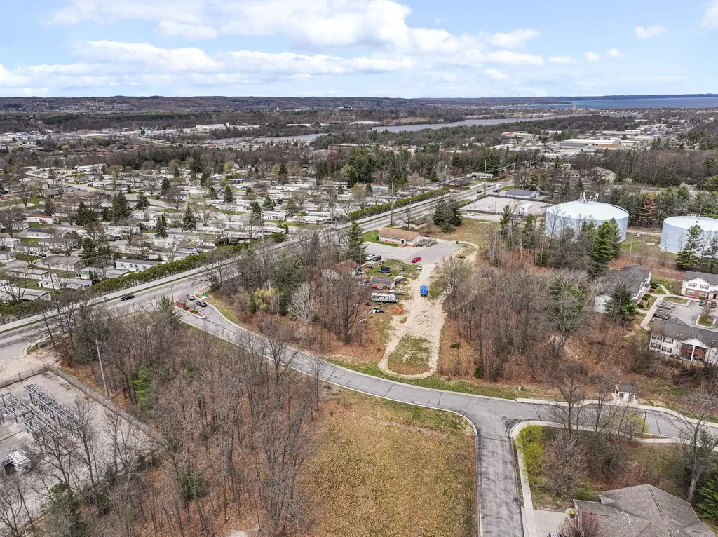 Unit 1 Lafranier Road Garfield Charter Township MI 49686