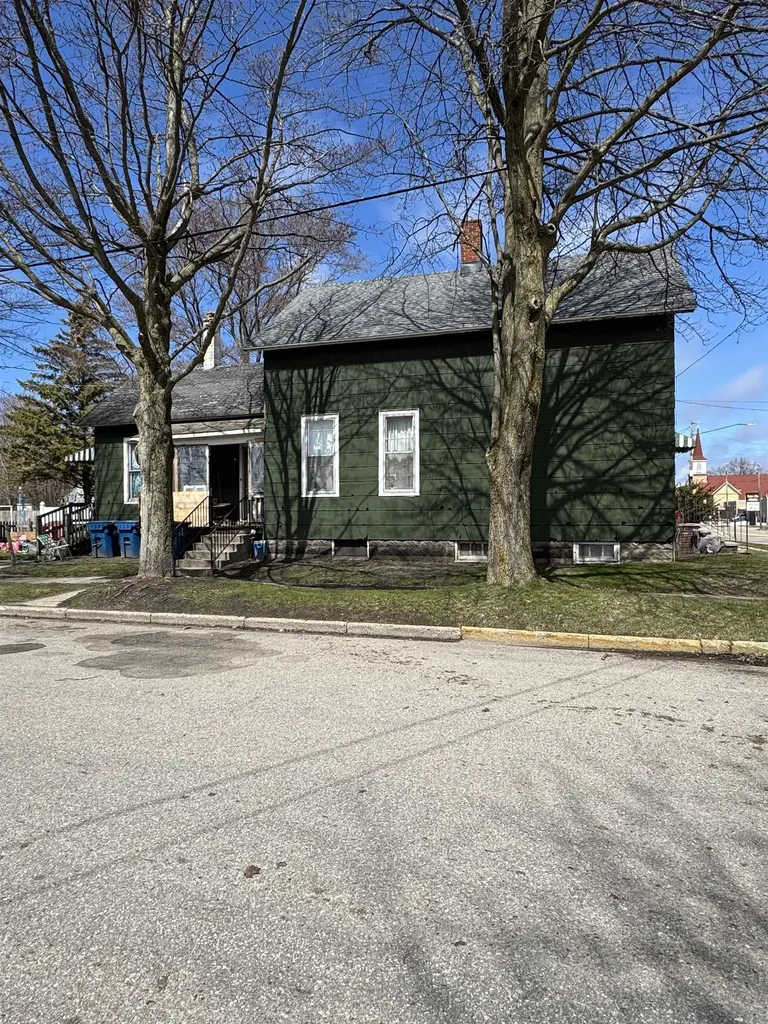 616 Cypress Street Manistee City MI 49660