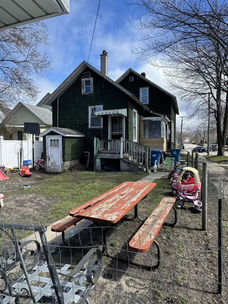 616 Cypress Street Manistee City MI 49660