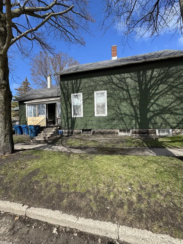 616 Cypress Street Manistee City MI 49660