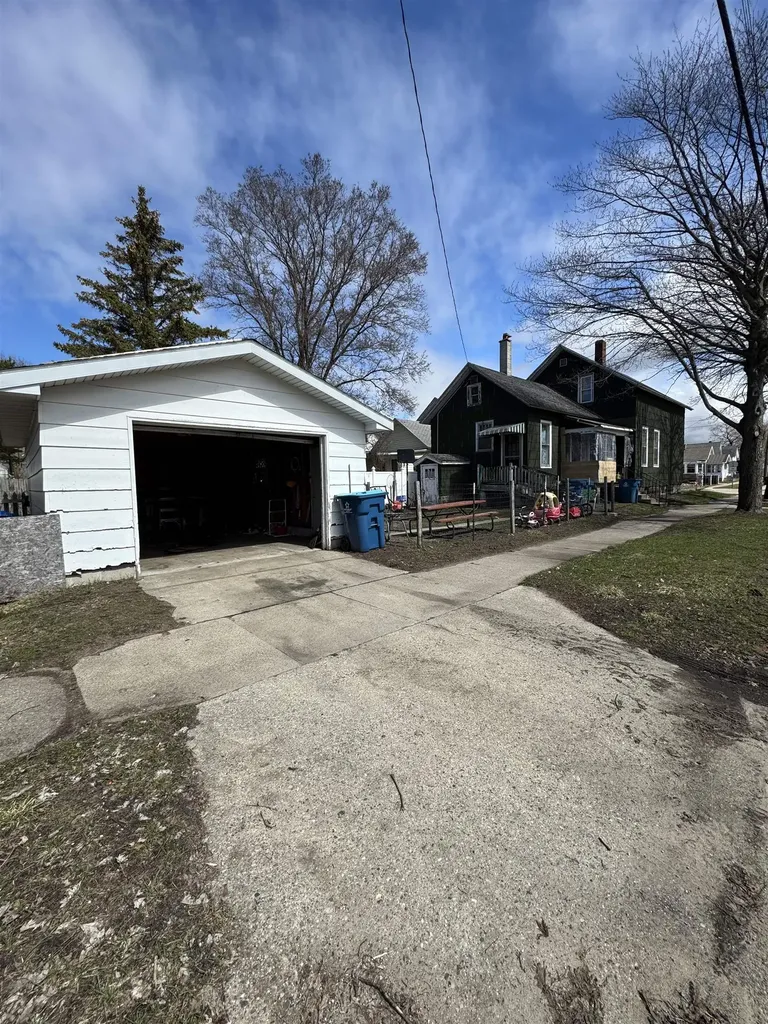 616 Cypress Street Manistee City MI 49660