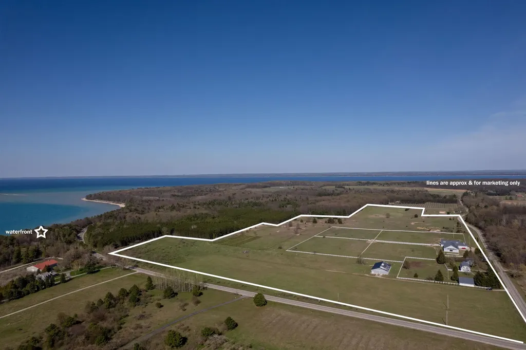 3619 Tompkins Road Peninsula Township MI 49686