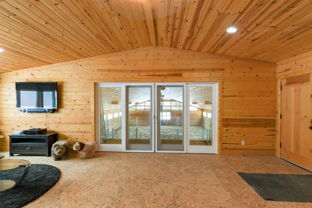 3619 Tompkins Road Peninsula Township MI 49686