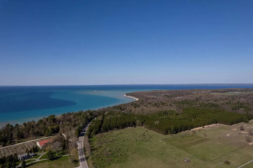 3619 Tompkins Road Peninsula Township MI 49686
