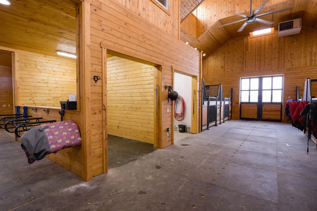 3619 Tompkins Road Peninsula Township MI 49686