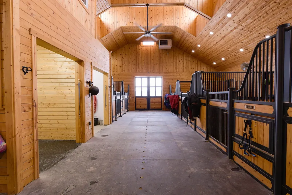 3619 Tompkins Road Peninsula Township MI 49686