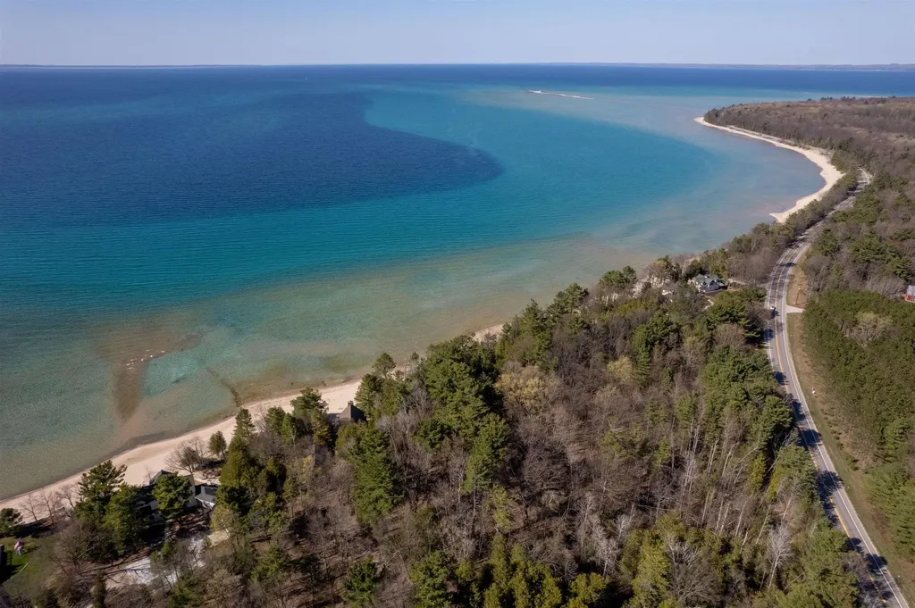 3619 Tompkins Road Peninsula Township MI 49686