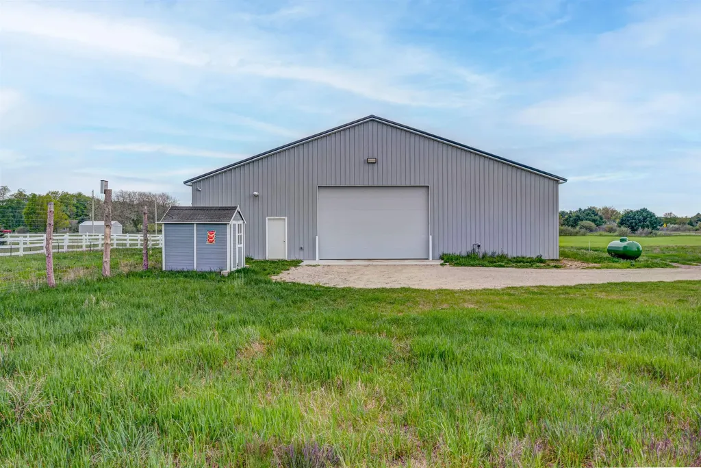 3619 Tompkins Road Peninsula Township MI 49686