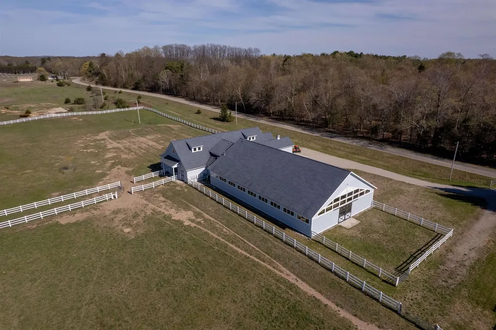 3619 Tompkins Road Peninsula Township MI 49686