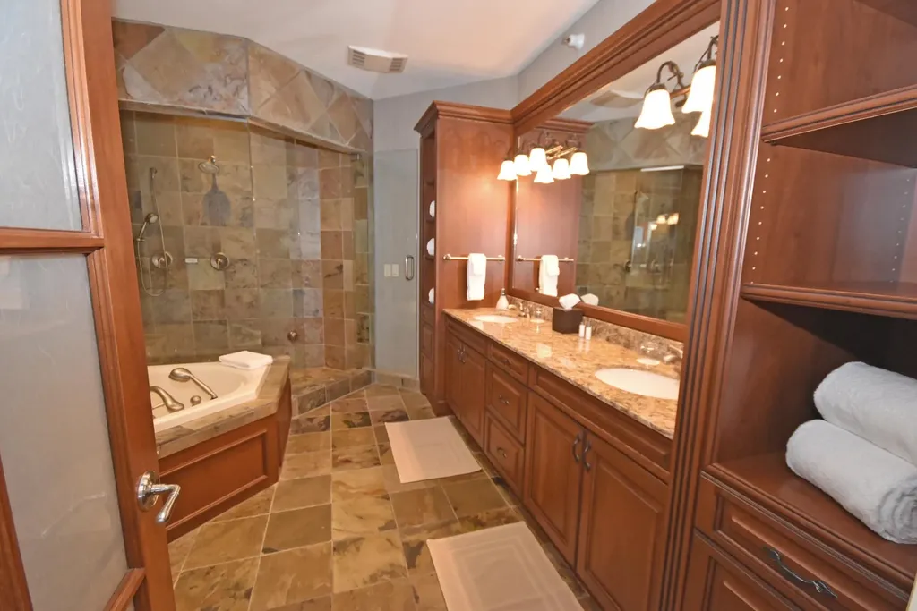 5707 (6a) S Lake Street Glen Arbor Township MI 49636