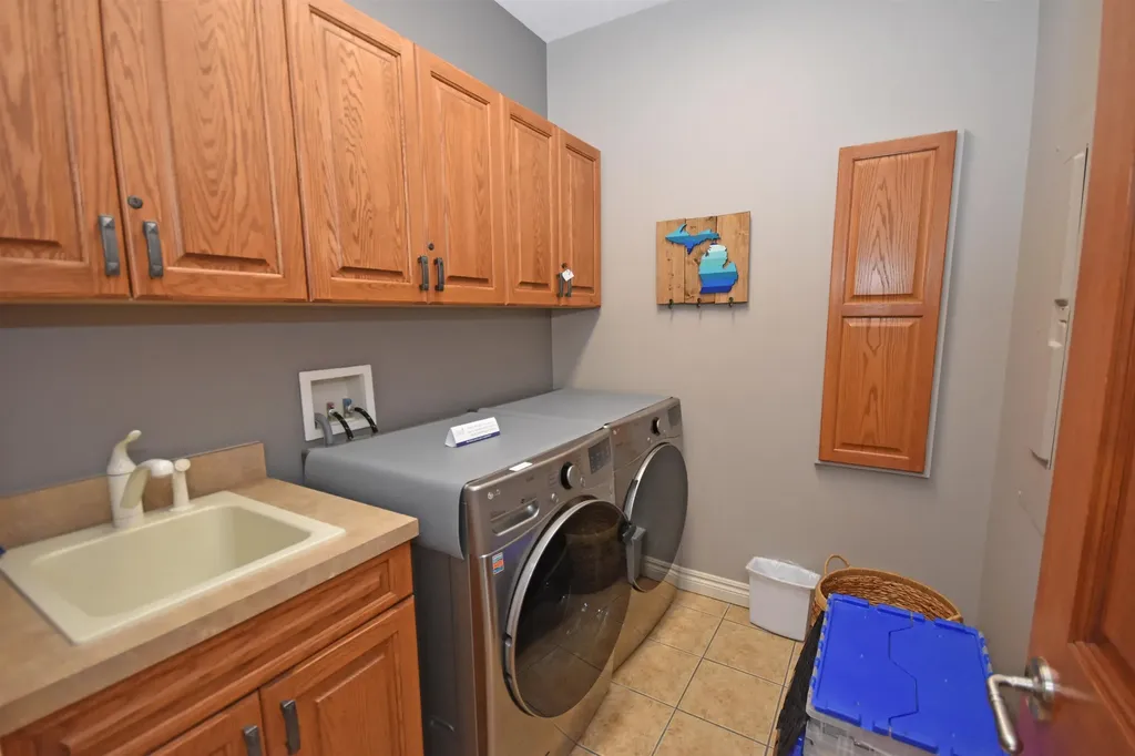 5707 (6a) S Lake Street Glen Arbor Township MI 49636