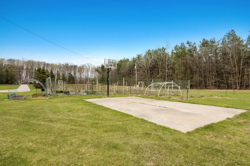9270 S M-37 Mayfield Township MI 49620