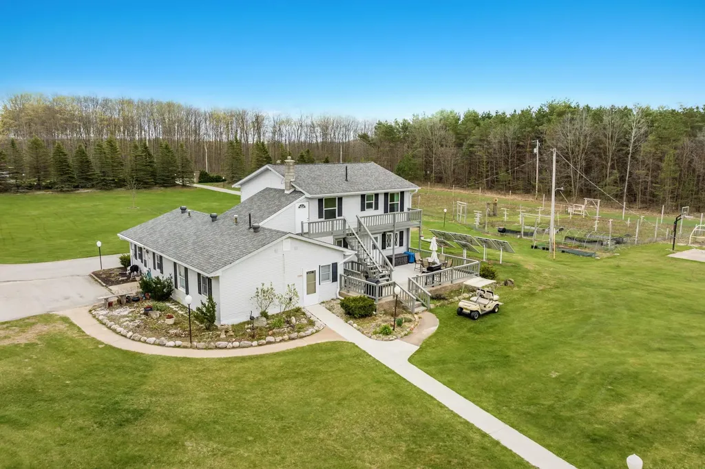 9270 S M-37 Mayfield Township MI 49620
