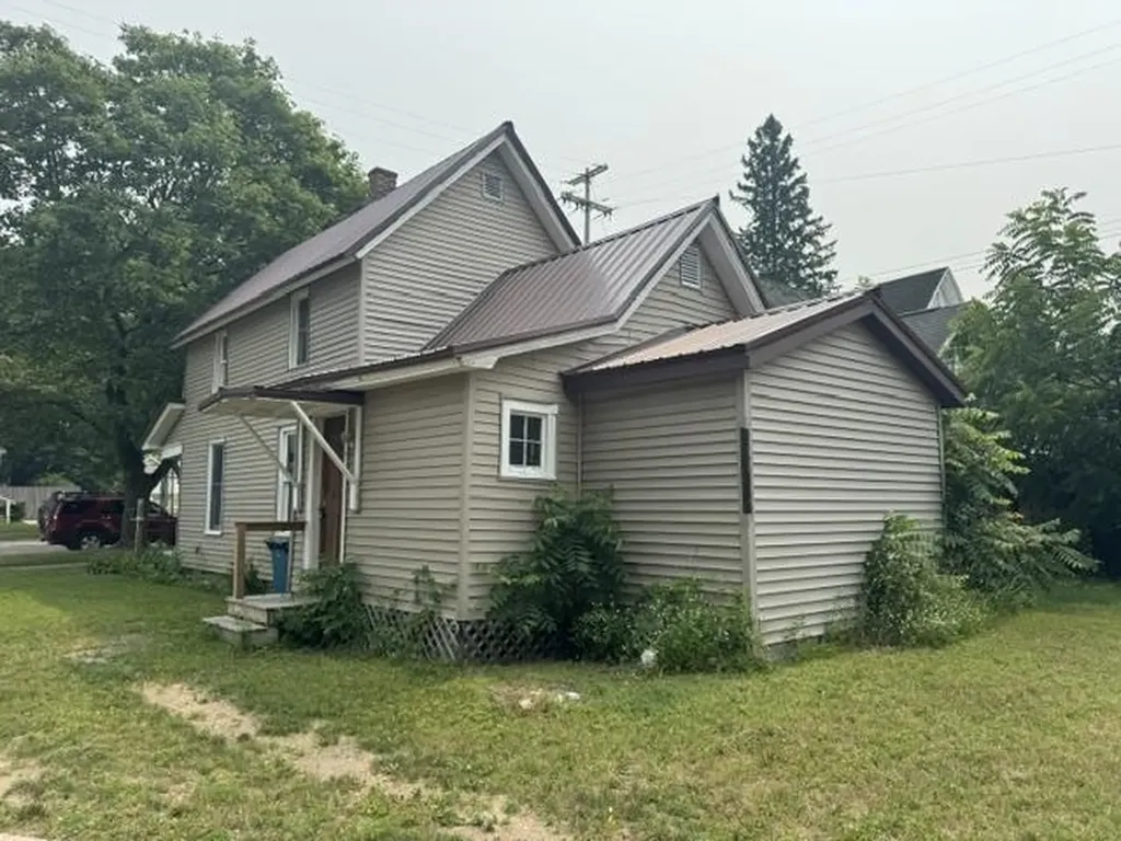 817 N Simons Street Cadillac City MI 49601