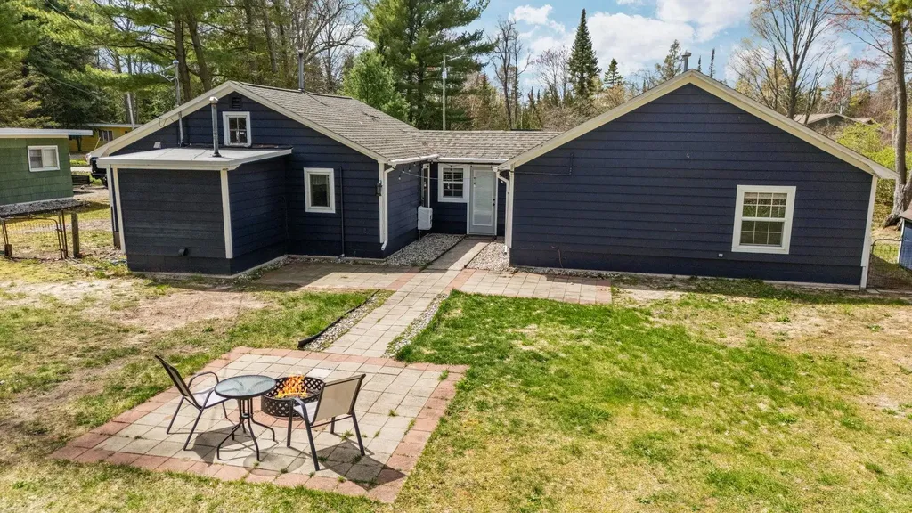 4070 Evelyn Street Acme Township MI 49686