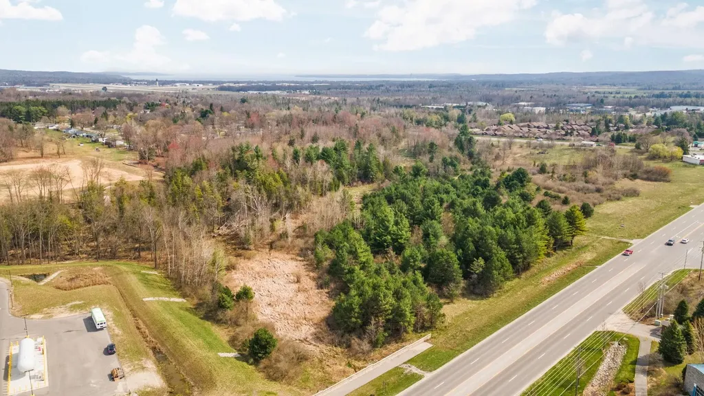 2051 N Garfield Road Garfield Charter Township MI 49686