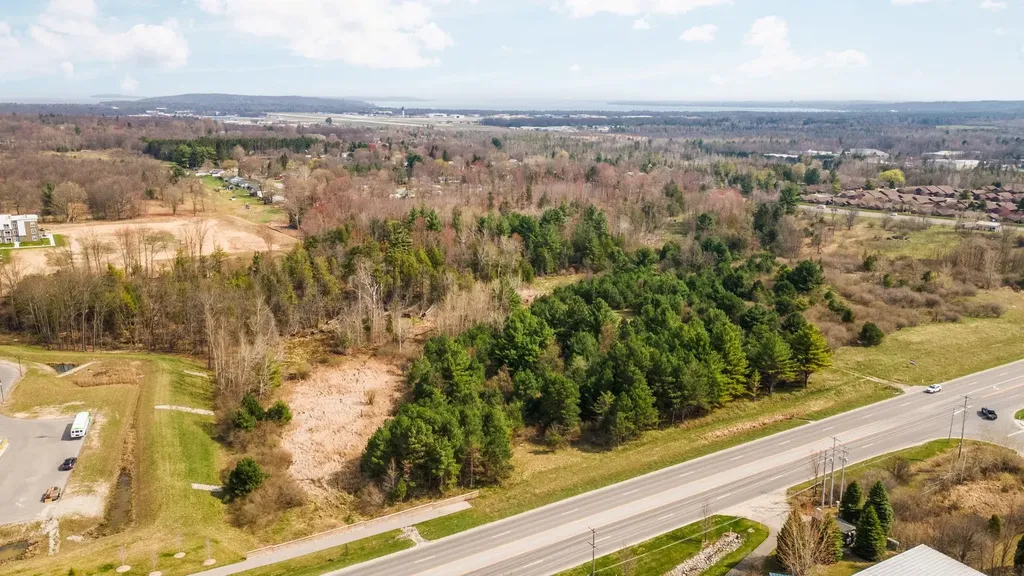 2051 N Garfield Road Garfield Charter Township MI 49686