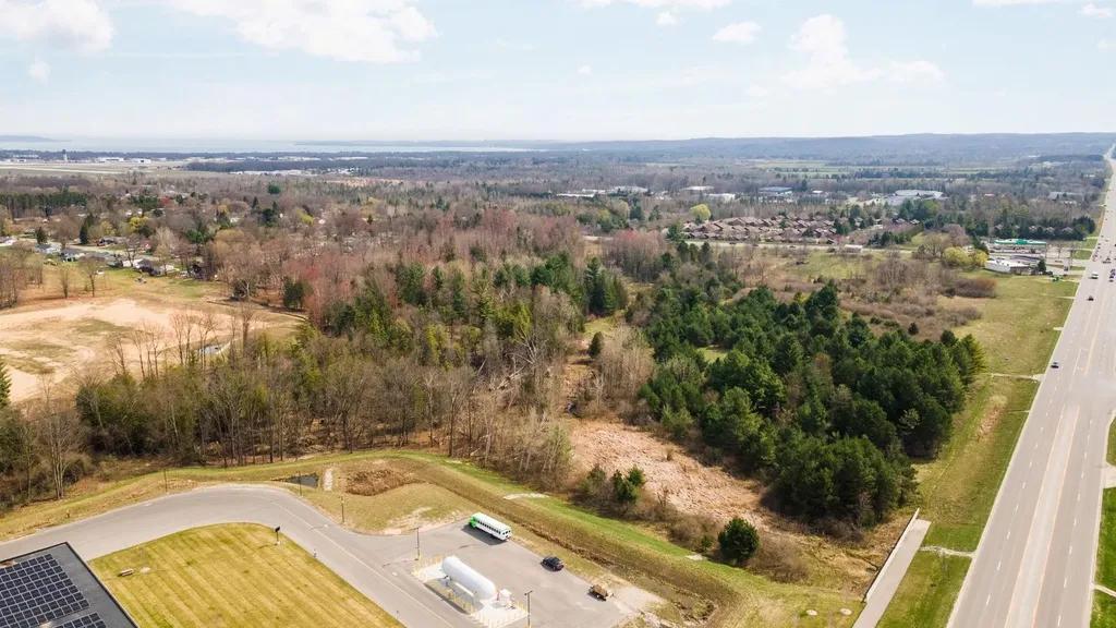 2051 N Garfield Road Garfield Charter Township MI 49686