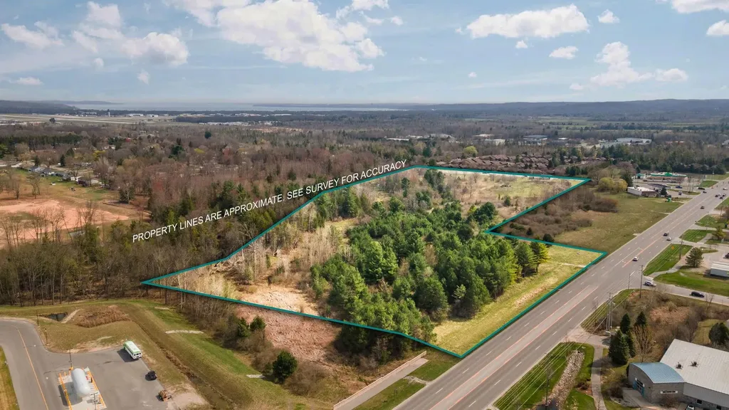 2051 N Garfield Road Garfield Charter Township MI 49686