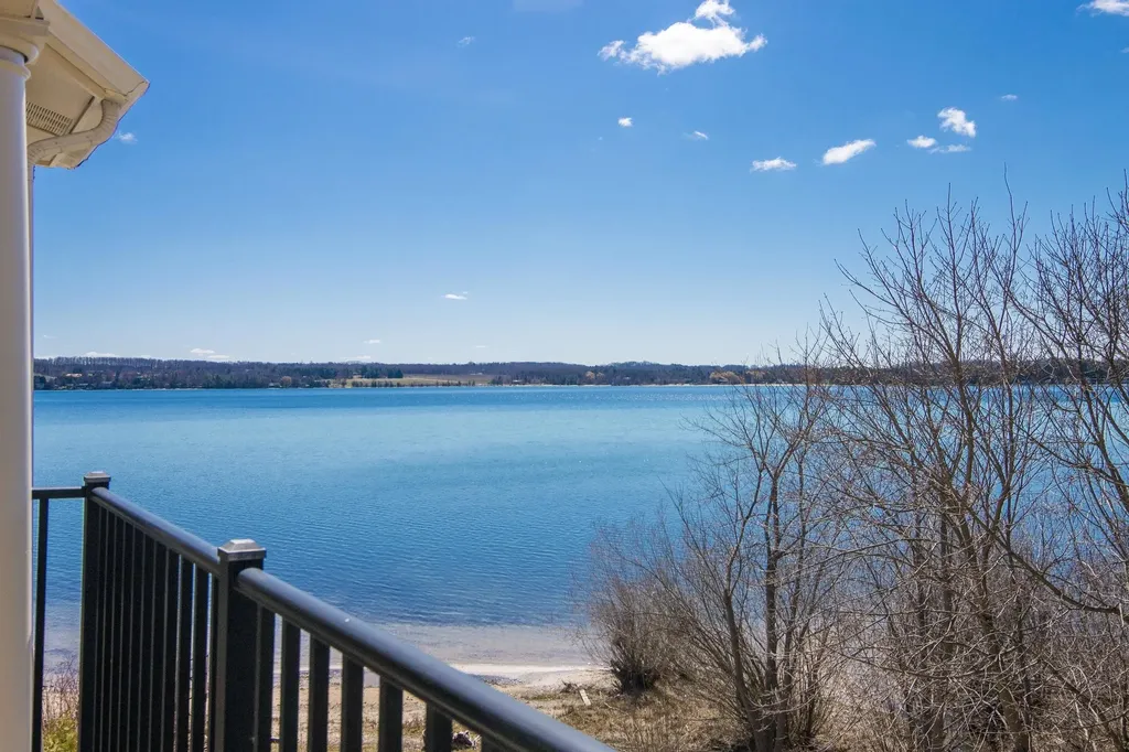 704 N Dockside Circle Suttons Bay Township MI 49682