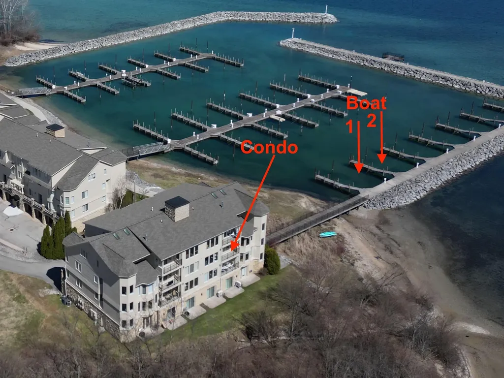 704 N Dockside Circle Suttons Bay Township MI 49682