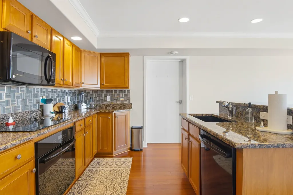 704 N Dockside Circle Suttons Bay Township MI 49682