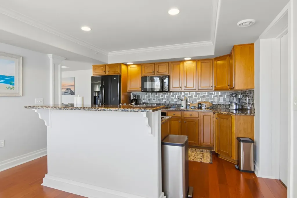 704 N Dockside Circle Suttons Bay Township MI 49682