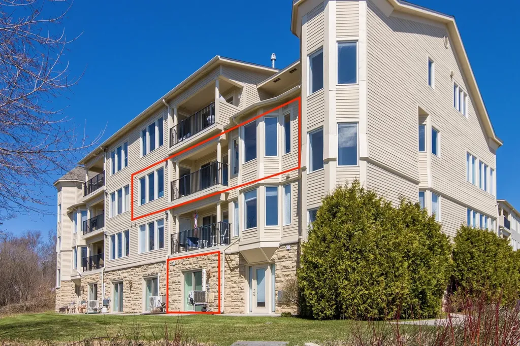 704 N Dockside Circle Suttons Bay Township MI 49682