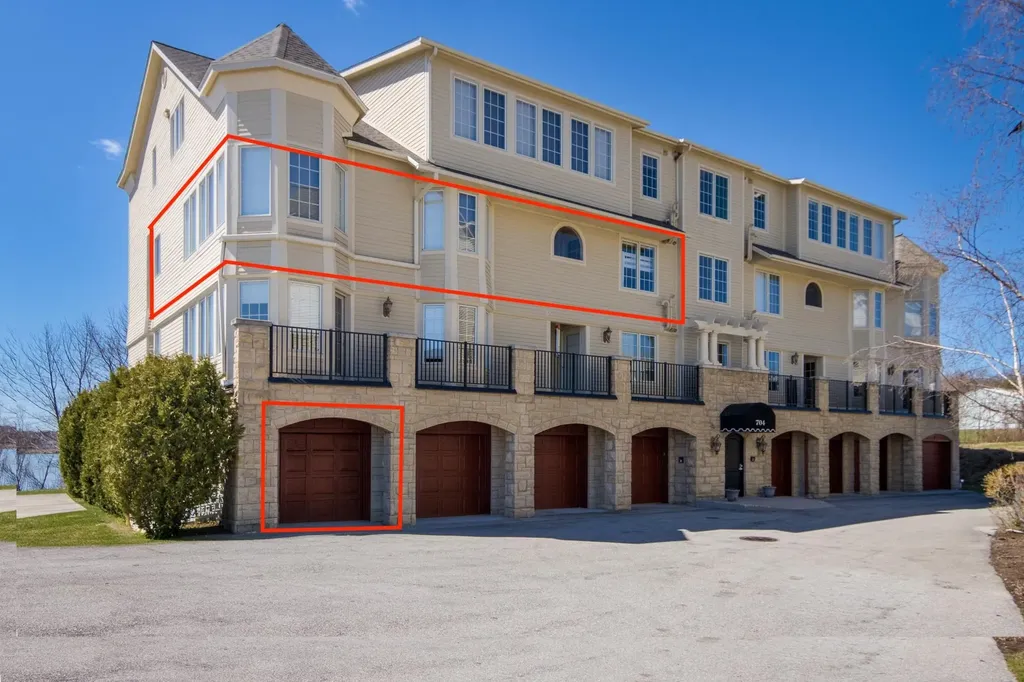 704 N Dockside Circle Suttons Bay Township MI 49682