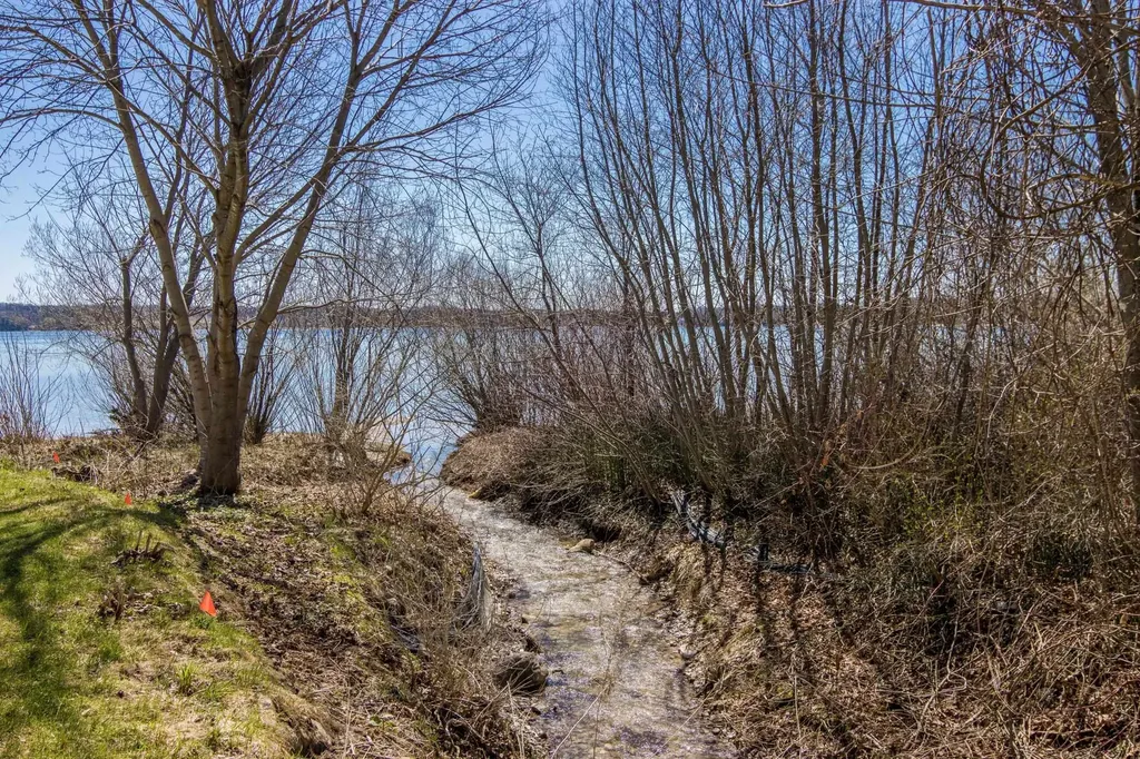 704 N Dockside Circle Suttons Bay Township MI 49682