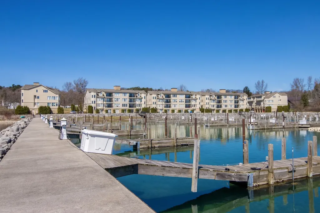 704 N Dockside Circle Suttons Bay Township MI 49682