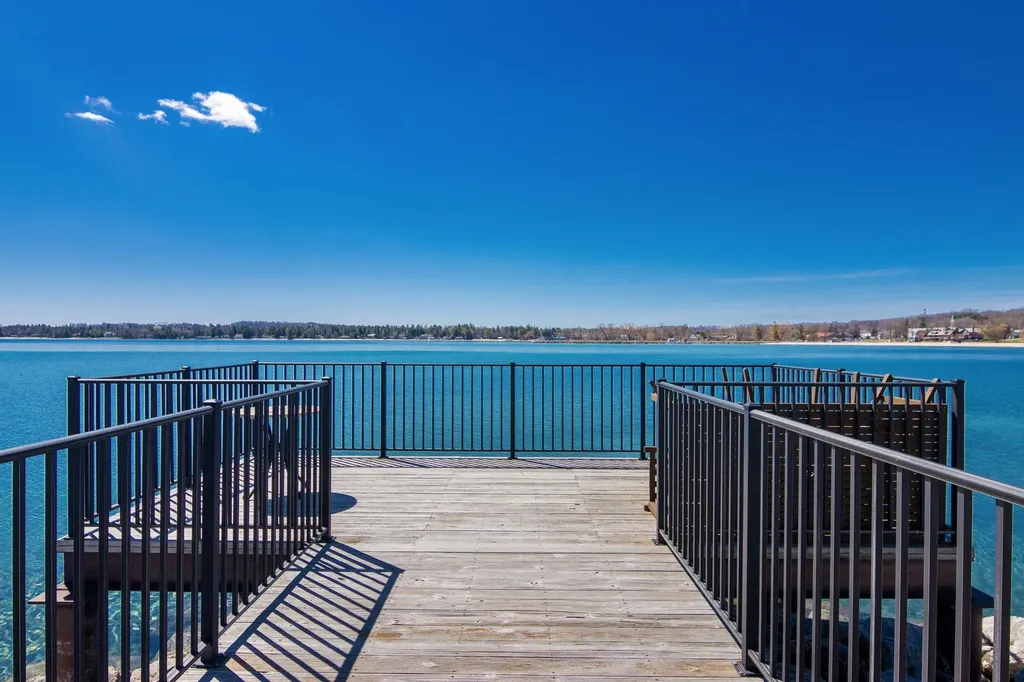 704 N Dockside Circle Suttons Bay Township MI 49682