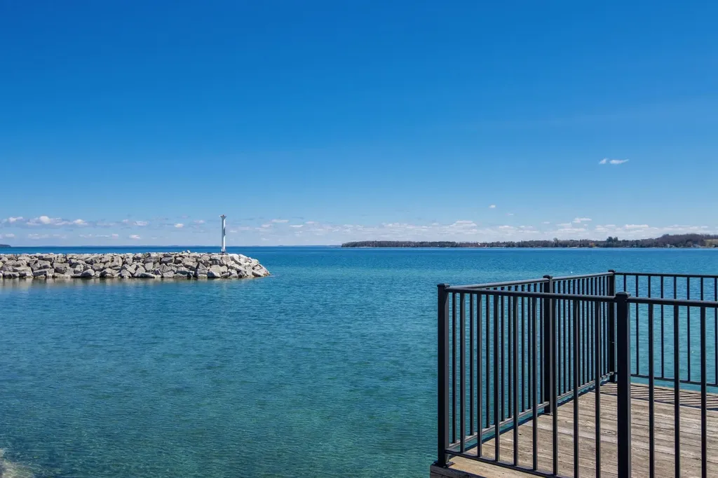 704 N Dockside Circle Suttons Bay Township MI 49682