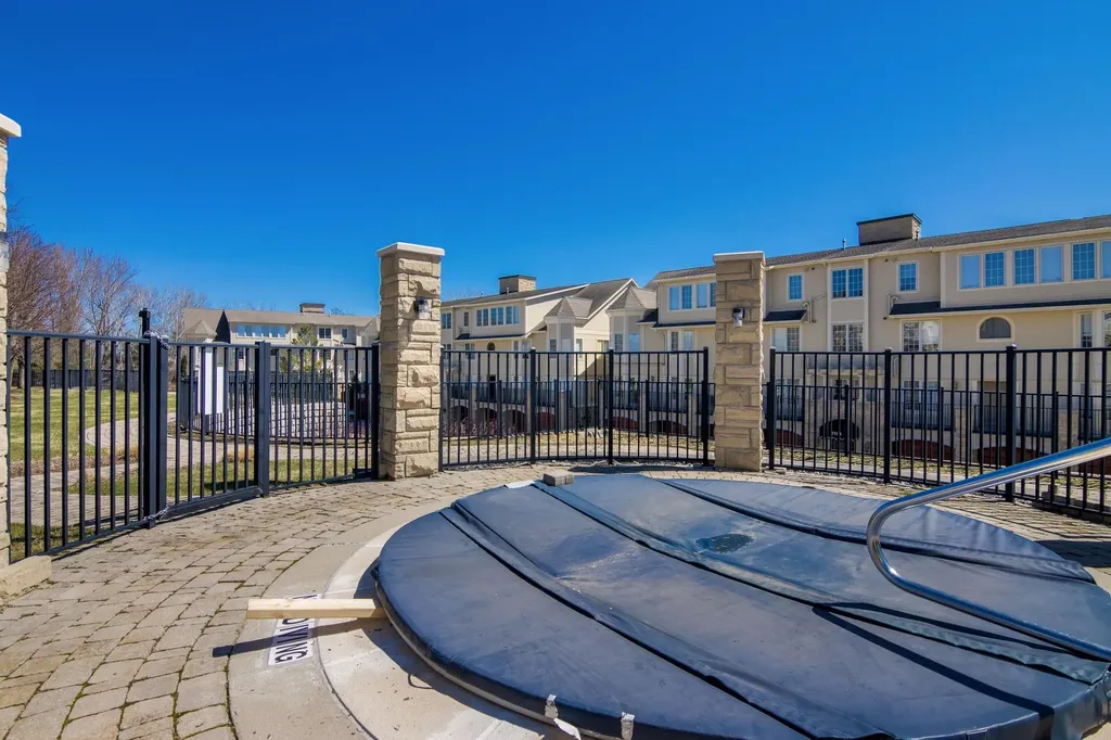 704 N Dockside Circle Suttons Bay Township MI 49682