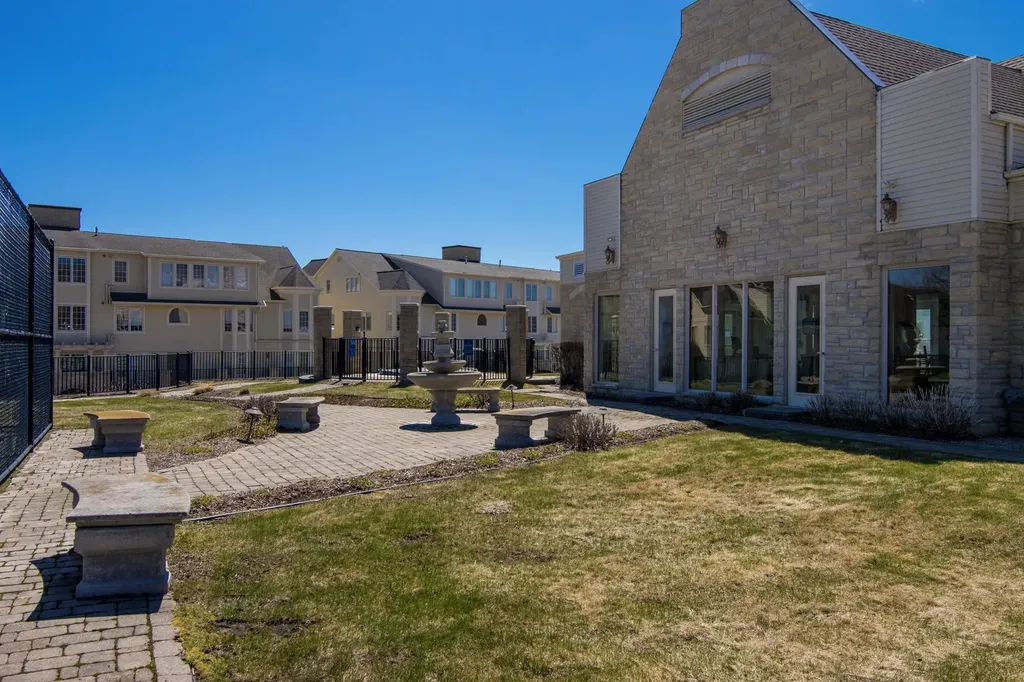 704 N Dockside Circle Suttons Bay Township MI 49682