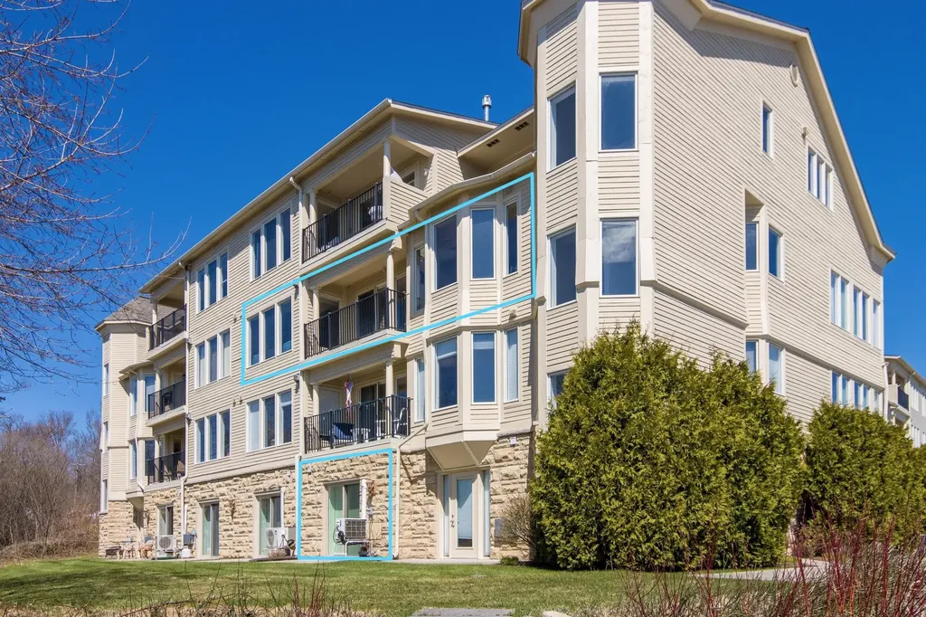 704 N Dockside Circle Suttons Bay Township MI 49682