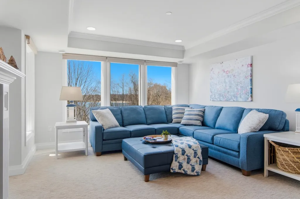 704 N Dockside Circle Suttons Bay Township MI 49682