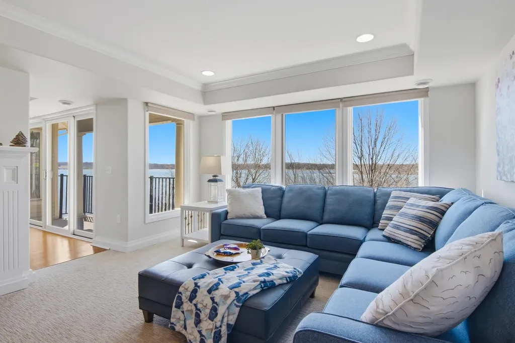 704 N Dockside Circle Suttons Bay Township MI 49682